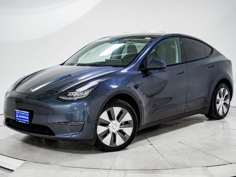 Used 2023 Tesla Model Y Long Range image 1