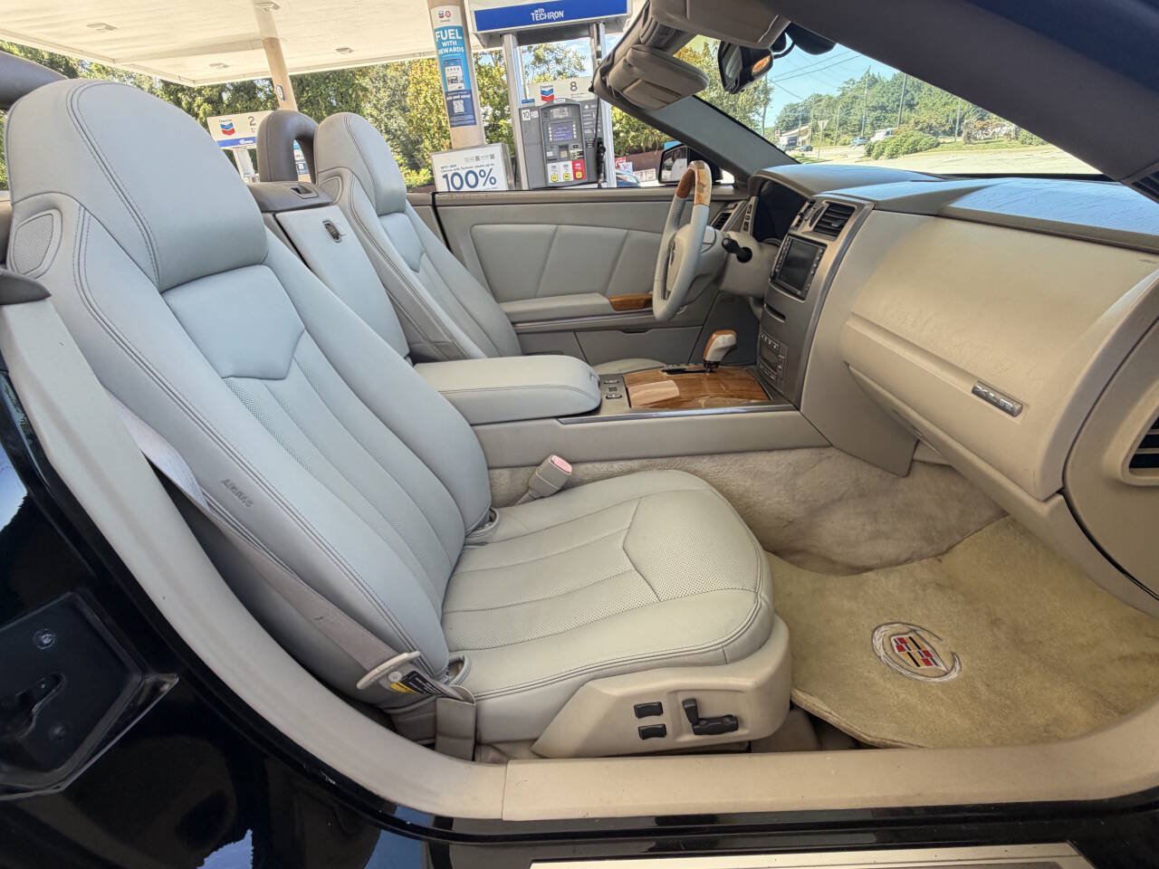 Used 2004 Cadillac XLR RWD image 7