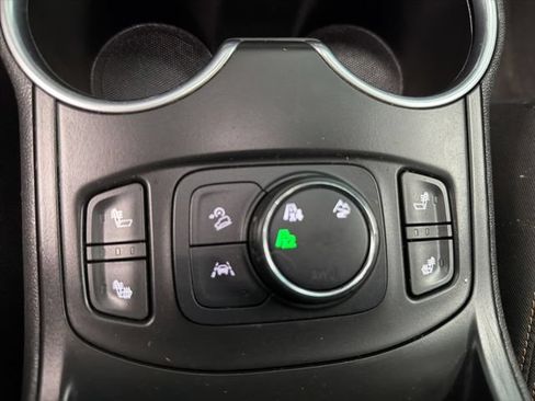 Used 2020 GMC Terrain SLE w/ Driver Convenience Package AWD/4WD image 17