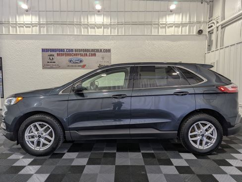 Used 2024 Ford Edge SEL w/ Convenience Package image 2