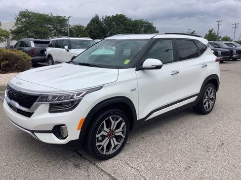 Used 2023 Kia Seltos SX w/ SX Sunroof Package AWD/4WD image 1