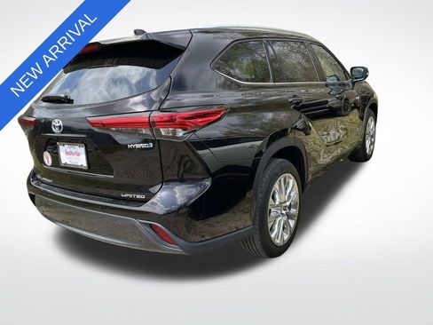 Used 2020 Toyota Highlander Limited image 3