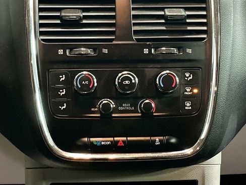 Used 2017 Dodge Grand Caravan SE w/ Power Window Group image 16