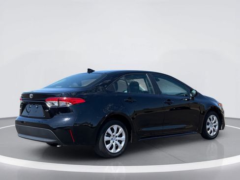 Used 2024 Toyota Corolla LE FWD image 4