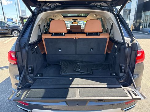 Used 2021 BMW X7 xDrive40i w/ Premium Package AWD/4WD image 11