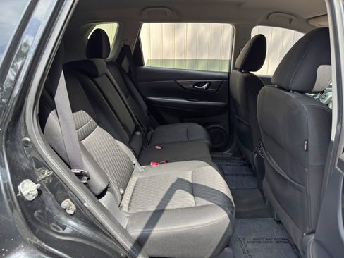 Used 2020 Nissan Rogue SV FWD image 33