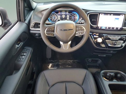 New 2026 Chrysler Voyager LX image 11