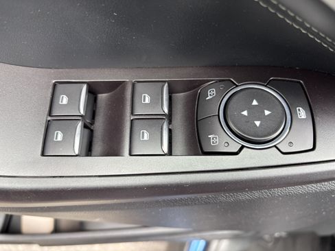 Used 2020 Ford Explorer XLT w/ Equipment Group 202A AWD/4WD image 18