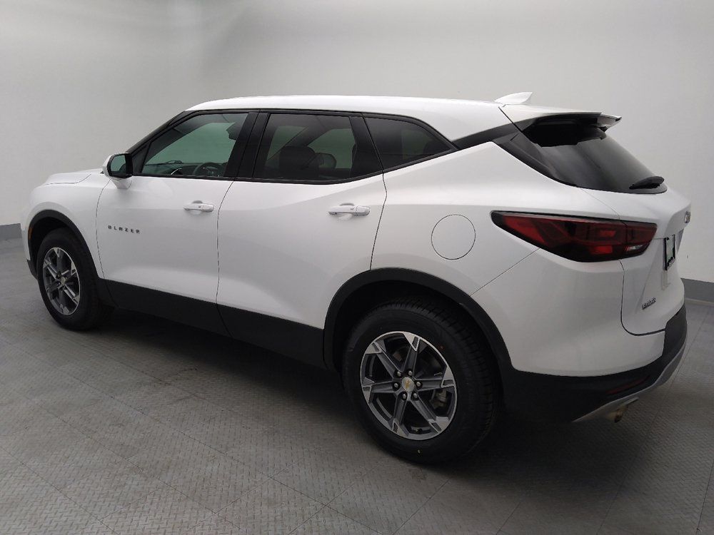 Used 2025 Chevrolet Blazer LT FWD image 3
