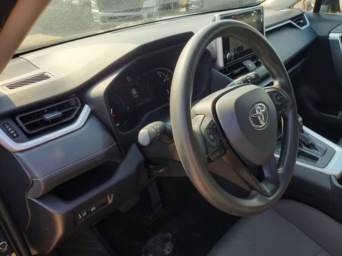 Used 2024 Toyota RAV4 XLE FWD image 17