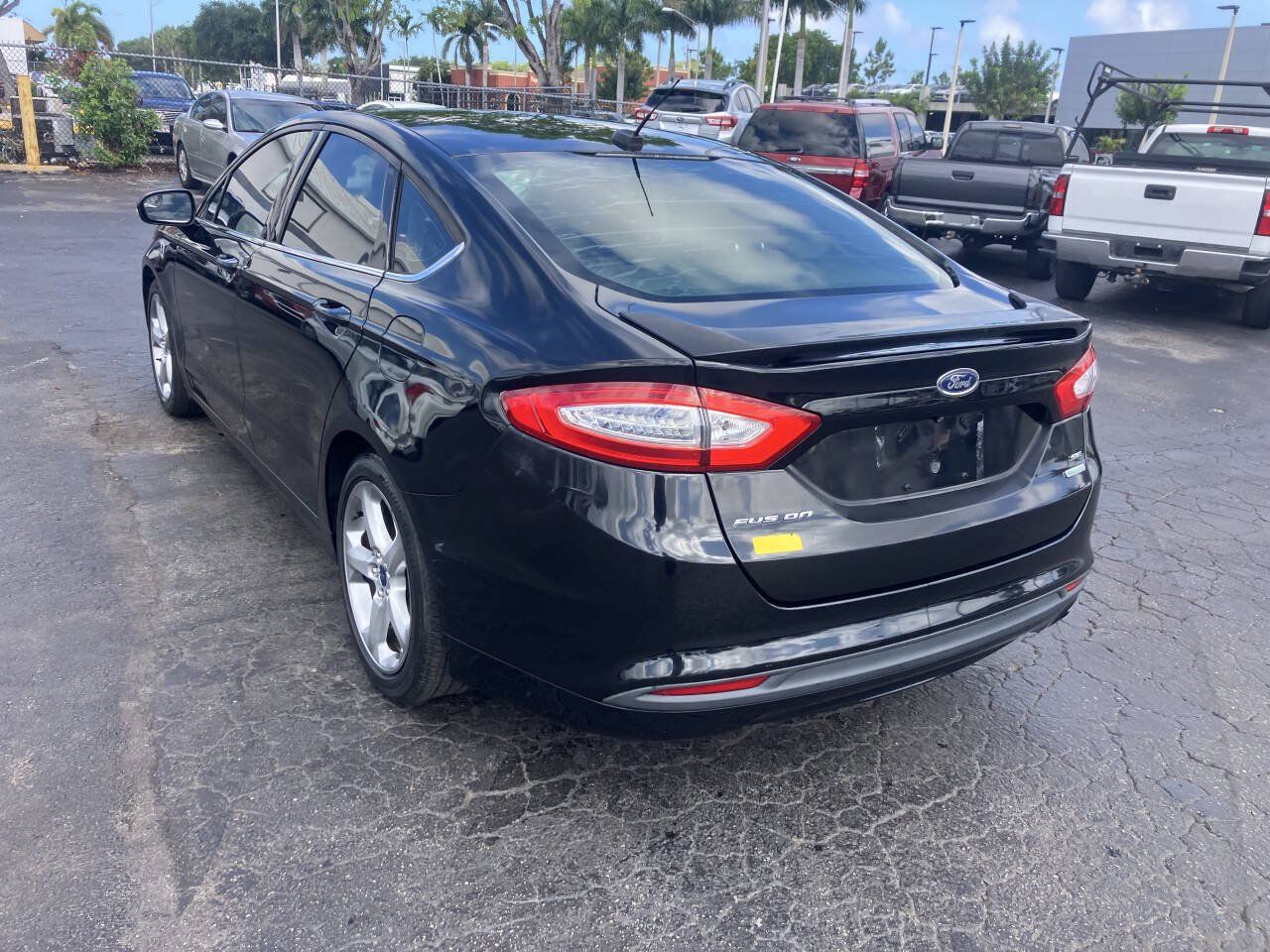Used 2016 Ford Fusion SE w/ Equipment Group 201A FWD image 15