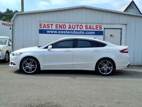 Used 2016 Ford Fusion Titanium FWD image 2