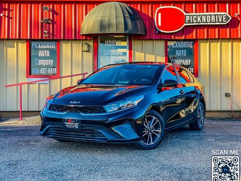 Used 2023 Kia Forte LXS image 2