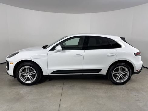 Certified 2023 Porsche Macan AWD/4WD image 2