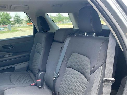 Certified 2023 Nissan Pathfinder S FWD image 5
