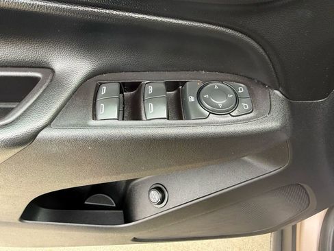 Used 2019 Chevrolet Equinox LT w/ Driver Convenience Package image 28