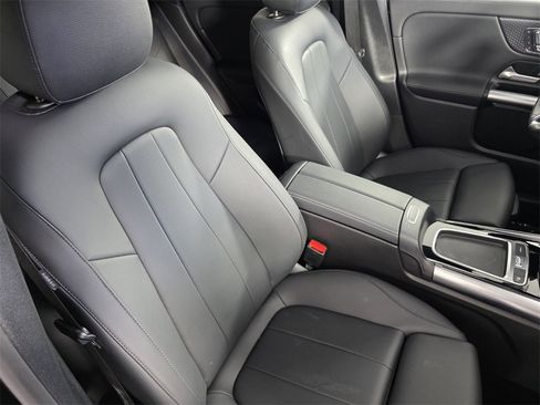 Certified 2025 Mercedes-Benz GLA 250 image 29