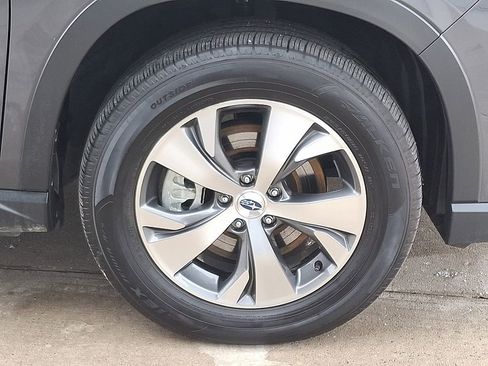 Certified 2025 Subaru Ascent Premium image 9