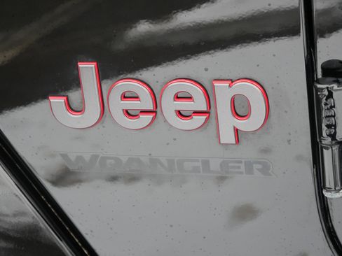 Used 2021 Jeep Wrangler Rubicon image 12