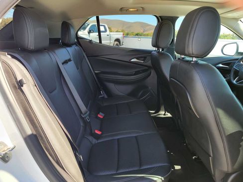 Used 2020 Buick Encore GX Essence w/ Experience Buick Package FWD image 12