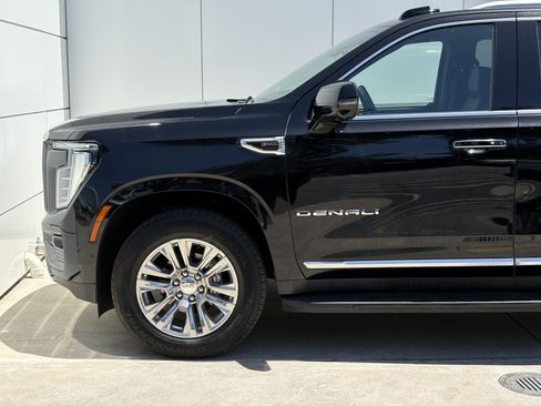 Used 2025 GMC Yukon XL Denali AWD/4WD image 5
