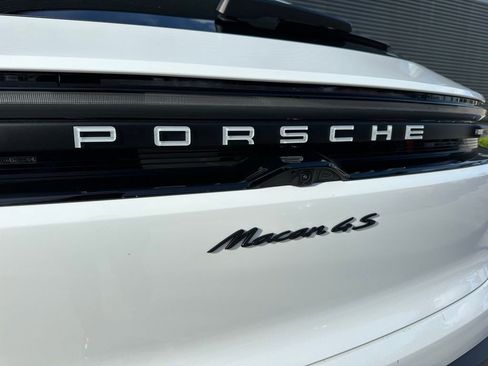 Used 2025 Porsche Macan 4S Electric image 14