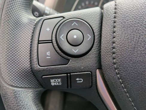 Used 2015 Toyota RAV4 XLE image 15