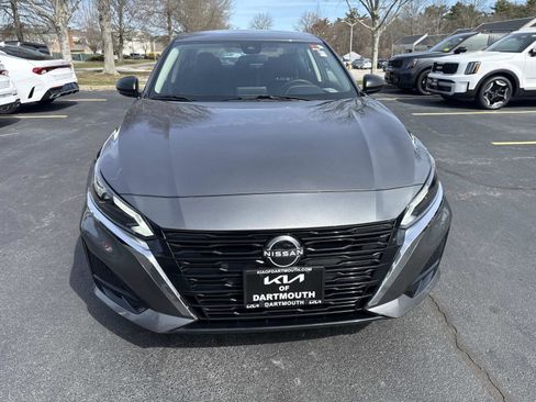 Used 2024 Nissan Altima 2.5 SV image 11