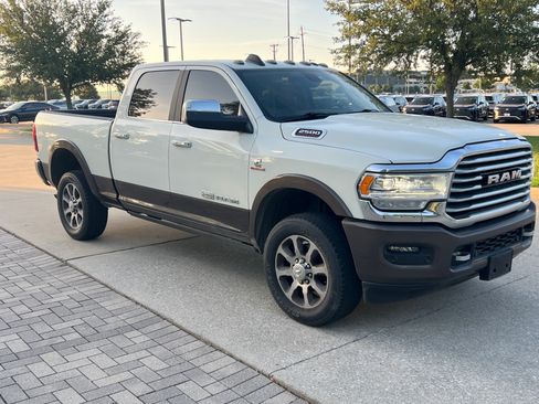 Used 2022 RAM 2500 Limited AWD/4WD image 2