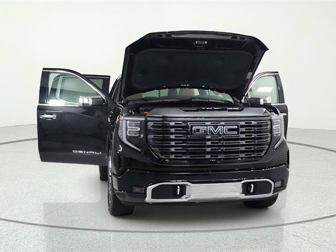 Used 2023 GMC Sierra 1500 Denali Ultimate AWD/4WD image 5
