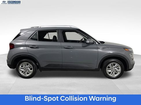 Used 2020 Hyundai Venue SEL w/ Convenience Package FWD image 6