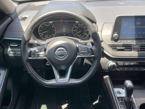 Used 2020 Nissan Altima 2.5 SR FWD image 11
