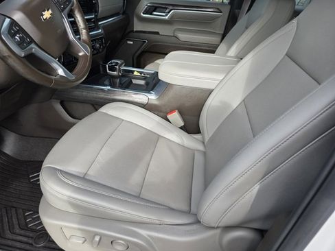 Used 2025 Chevrolet Silverado 1500 LTZ image 16
