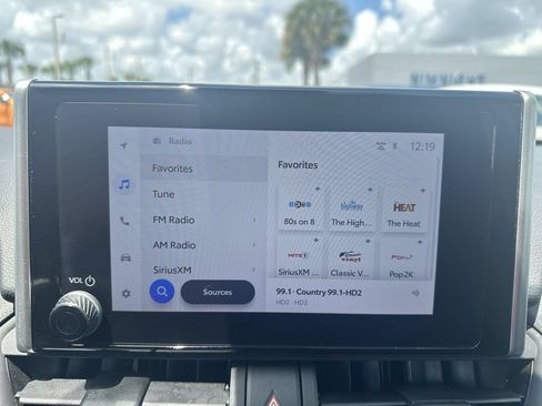 Used 2024 Toyota RAV4 XLE FWD image 26