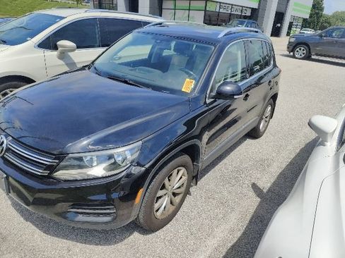 Used 2017 Volkswagen Tiguan Wolfsburg Edition AWD/4WD image 4