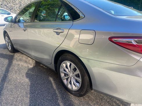 Used 2017 Toyota Camry LE FWD image 29
