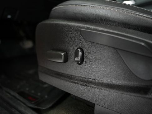 Used 2016 GMC Canyon SLT w/ Driver Alert Package image 44