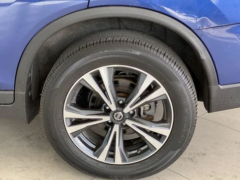 Used 2020 Nissan Rogue SV w/ Premium Package AWD/4WD image 13