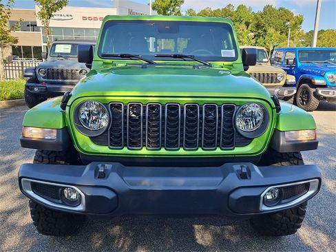 New 2025 Jeep Gladiator High Tide image 2
