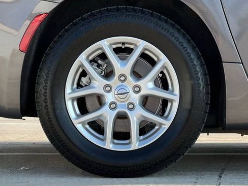 Used 2020 Chrysler Voyager Lxi image 58