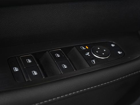 Used 2025 Nissan Armada Platinum AWD/4WD image 23