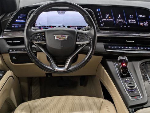 Used 2021 Cadillac Escalade Premium Luxury image 4