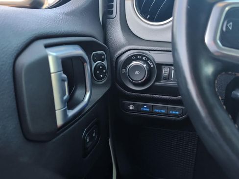 Used 2021 Jeep Wrangler Unlimited Sahara AWD/4WD image 21