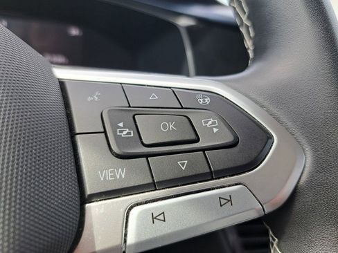 Used 2022 Volkswagen Taos SE image 13