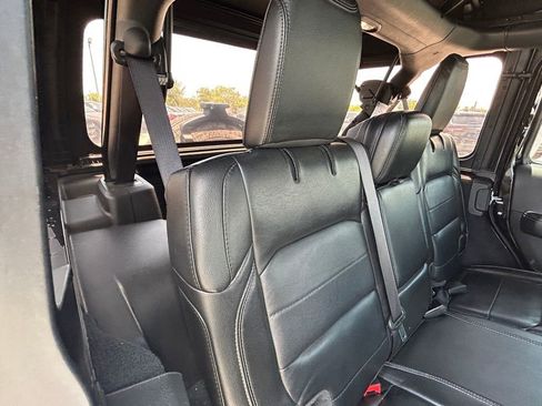 Certified 2022 Jeep Wrangler Unlimited Sahara image 26