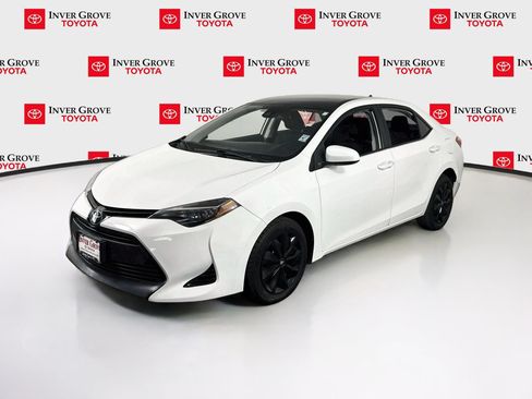 Used 2018 Toyota Corolla LE FWD image 1