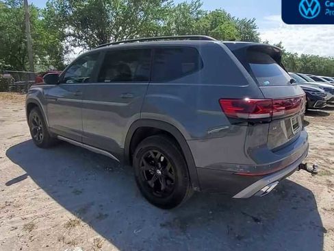Used 2024 Volkswagen Atlas Peak Edition SE AWD/4WD image 6