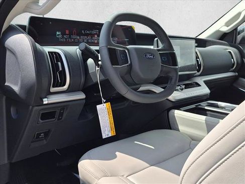New 2026 Ford Expedition Active RWD image 3