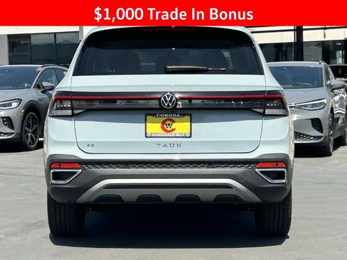 New 2026 Volkswagen Taos SE FWD image 4