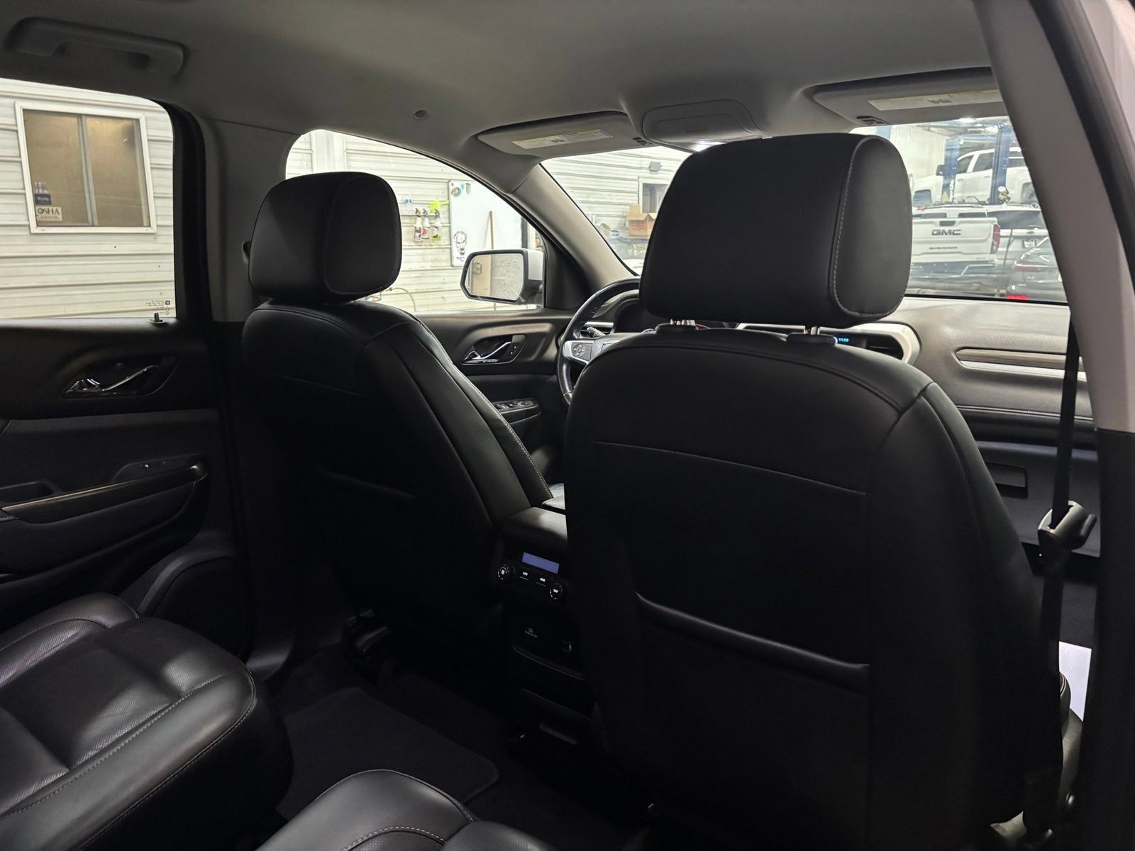 Used 2018 GMC Acadia SLT AWD/4WD image 33
